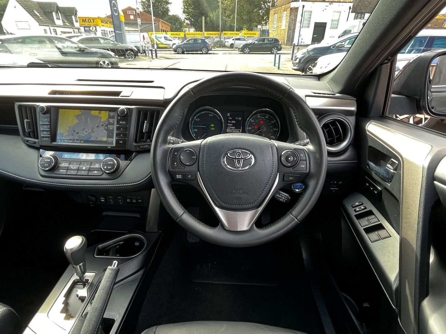 Used Toyota RAV4 2018 for sale - 76905318: Photo 19