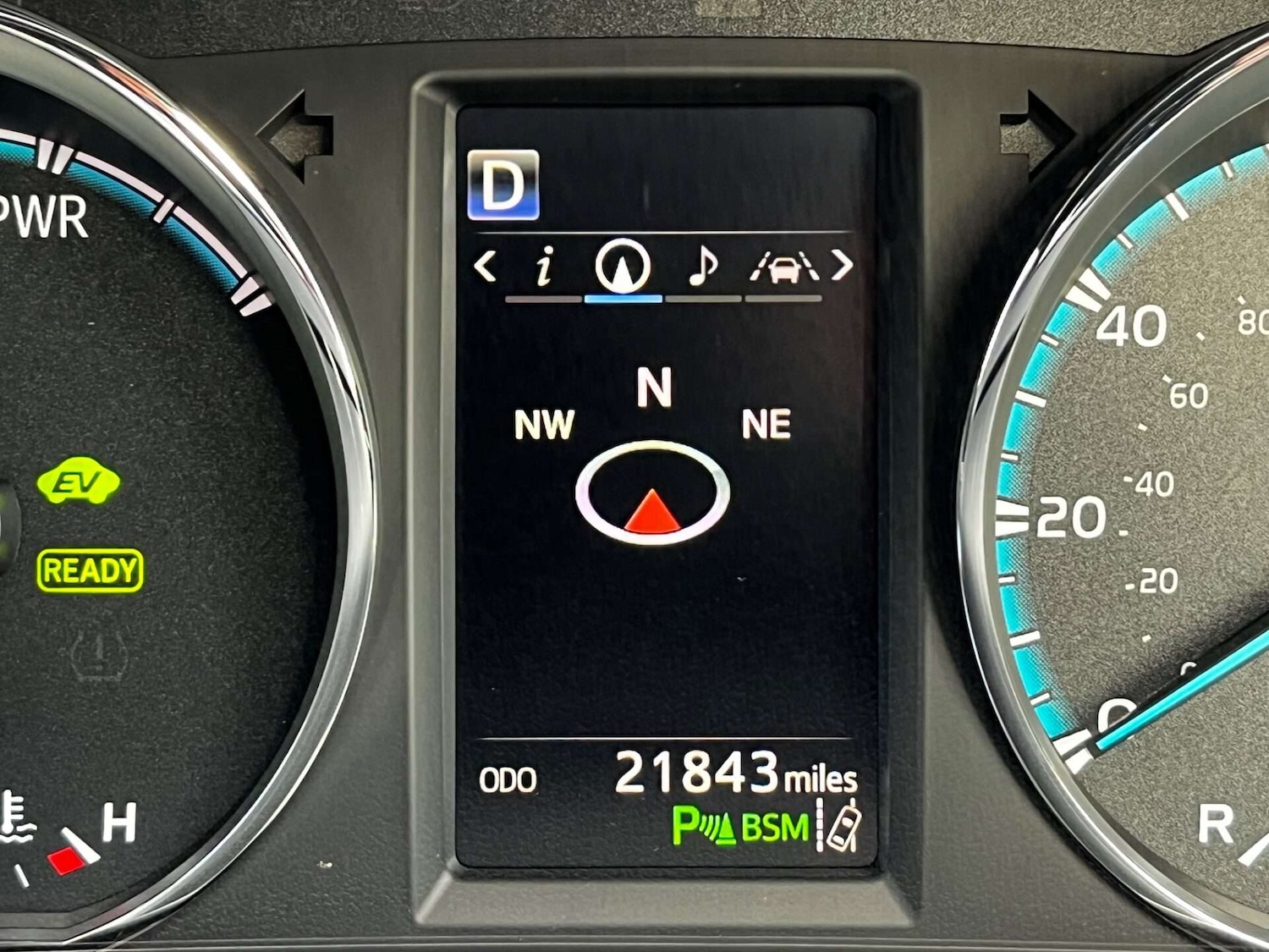 Used Toyota RAV4 2018 for sale - 76905318: Photo 25