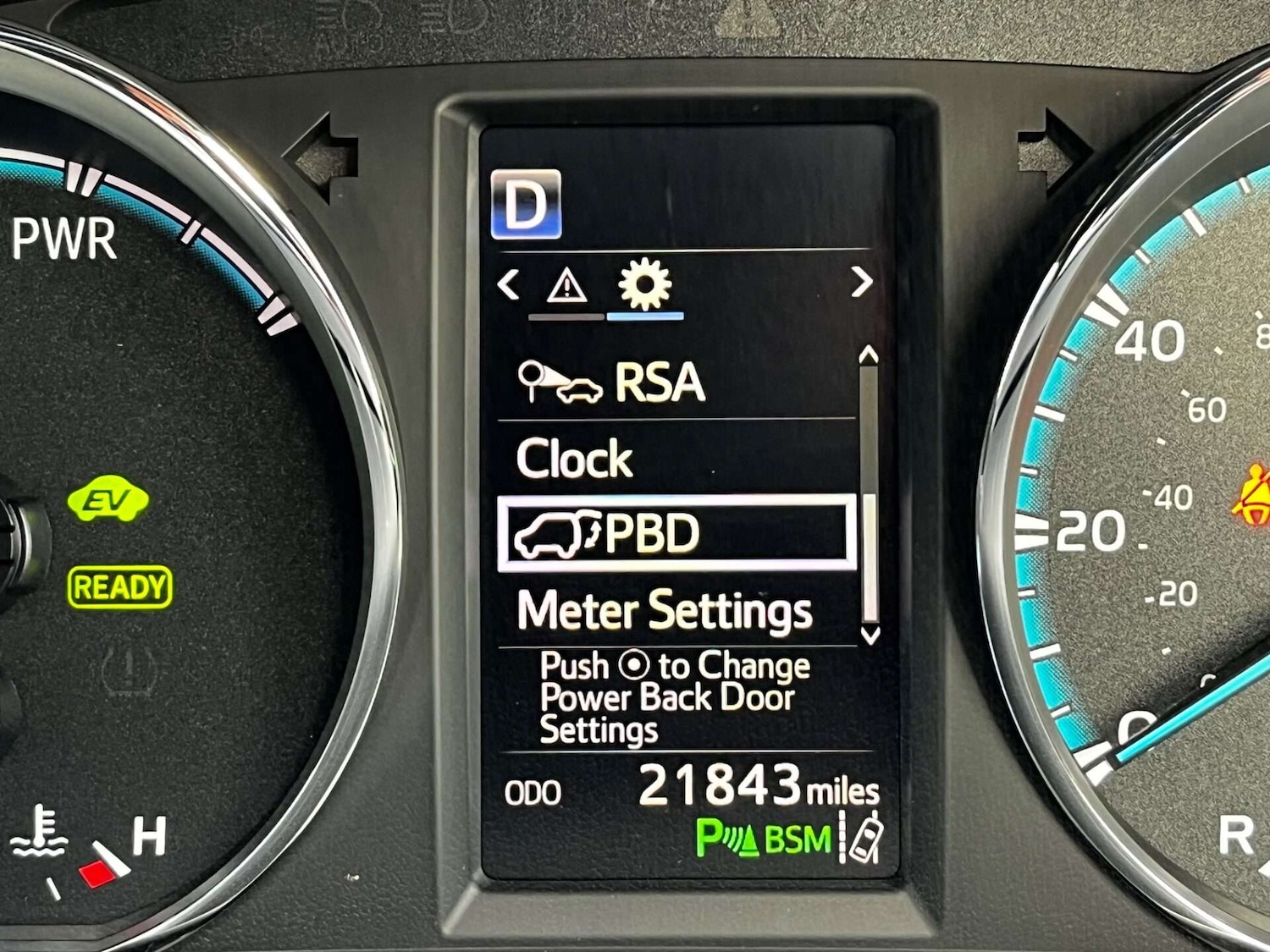 Used Toyota RAV4 2018 for sale - 76905318: Photo 26