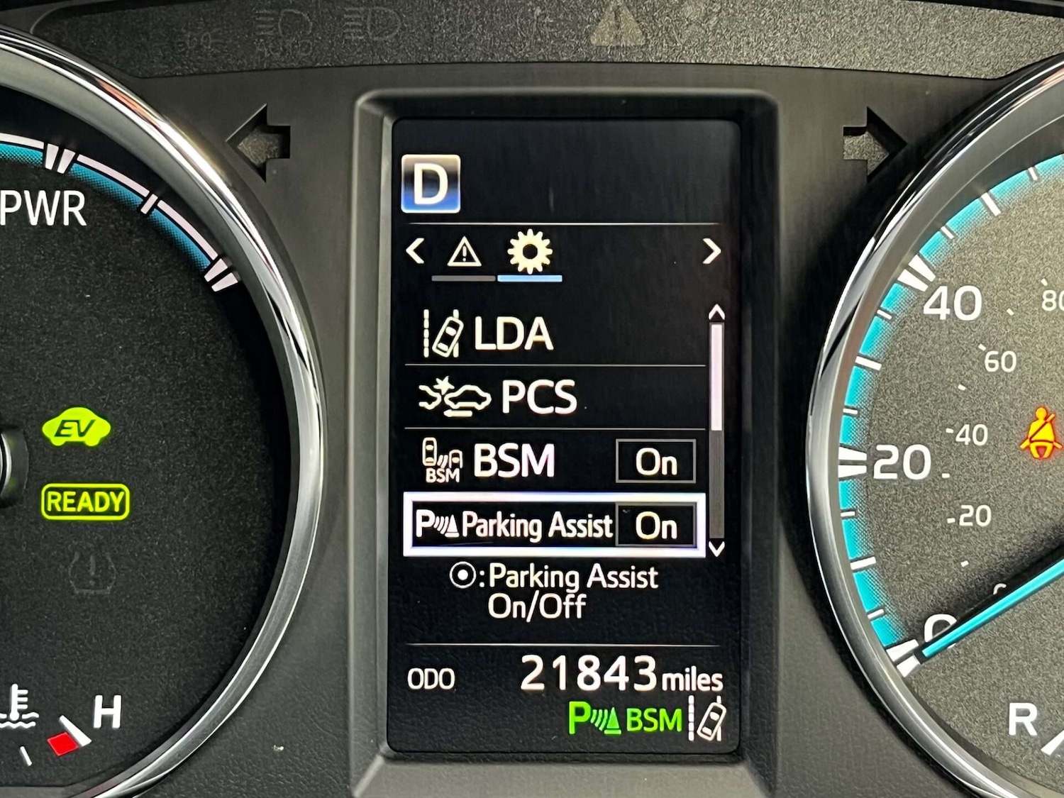 Used Toyota RAV4 2018 for sale - 76905318: Photo 28