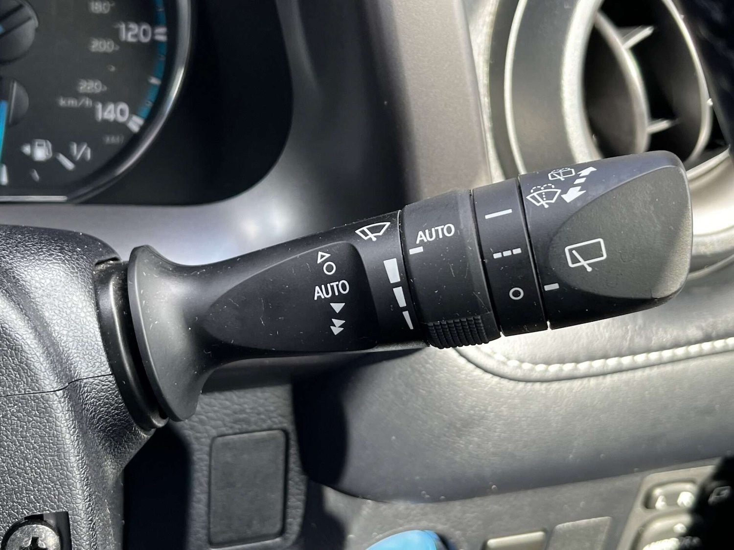 Used Toyota RAV4 2018 for sale - 76905318: Photo 52