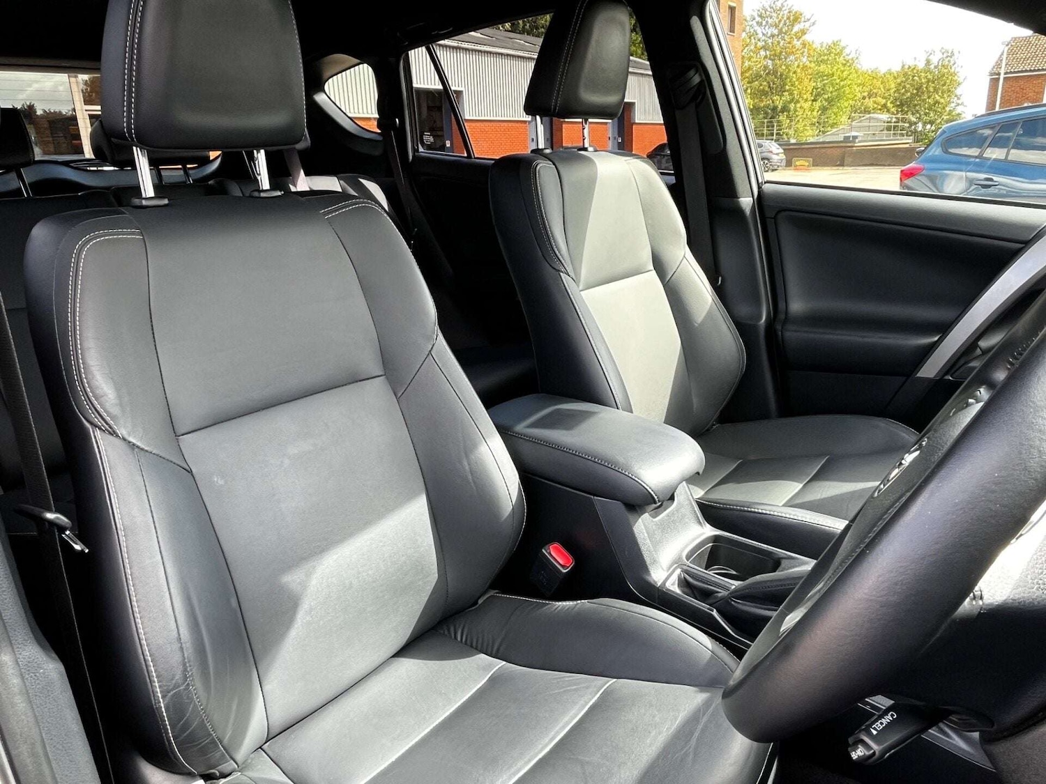 Used Toyota RAV4 2018 for sale - 76905318: Photo 56