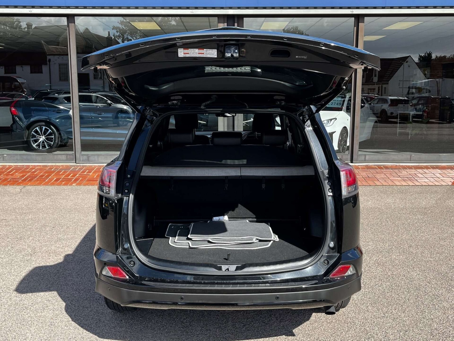 Used Toyota RAV4 2018 for sale - 76905318: Photo 61