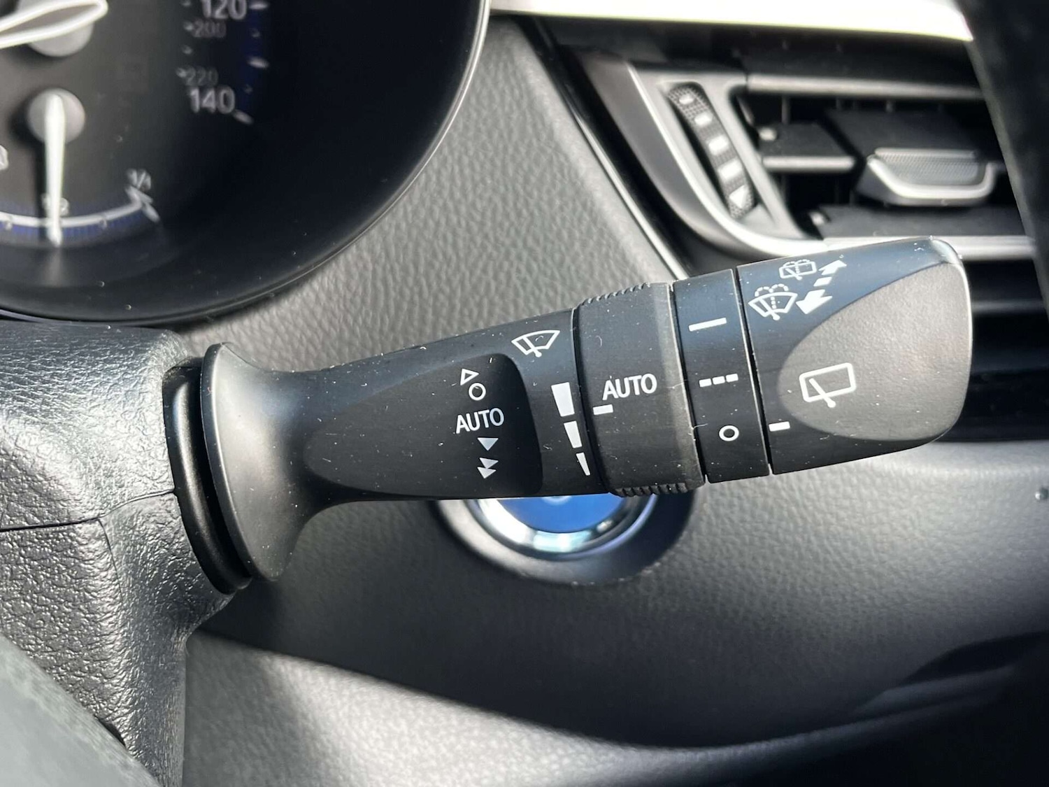 Used Toyota C-HR 2020 for sale - 76905314: Photo 59