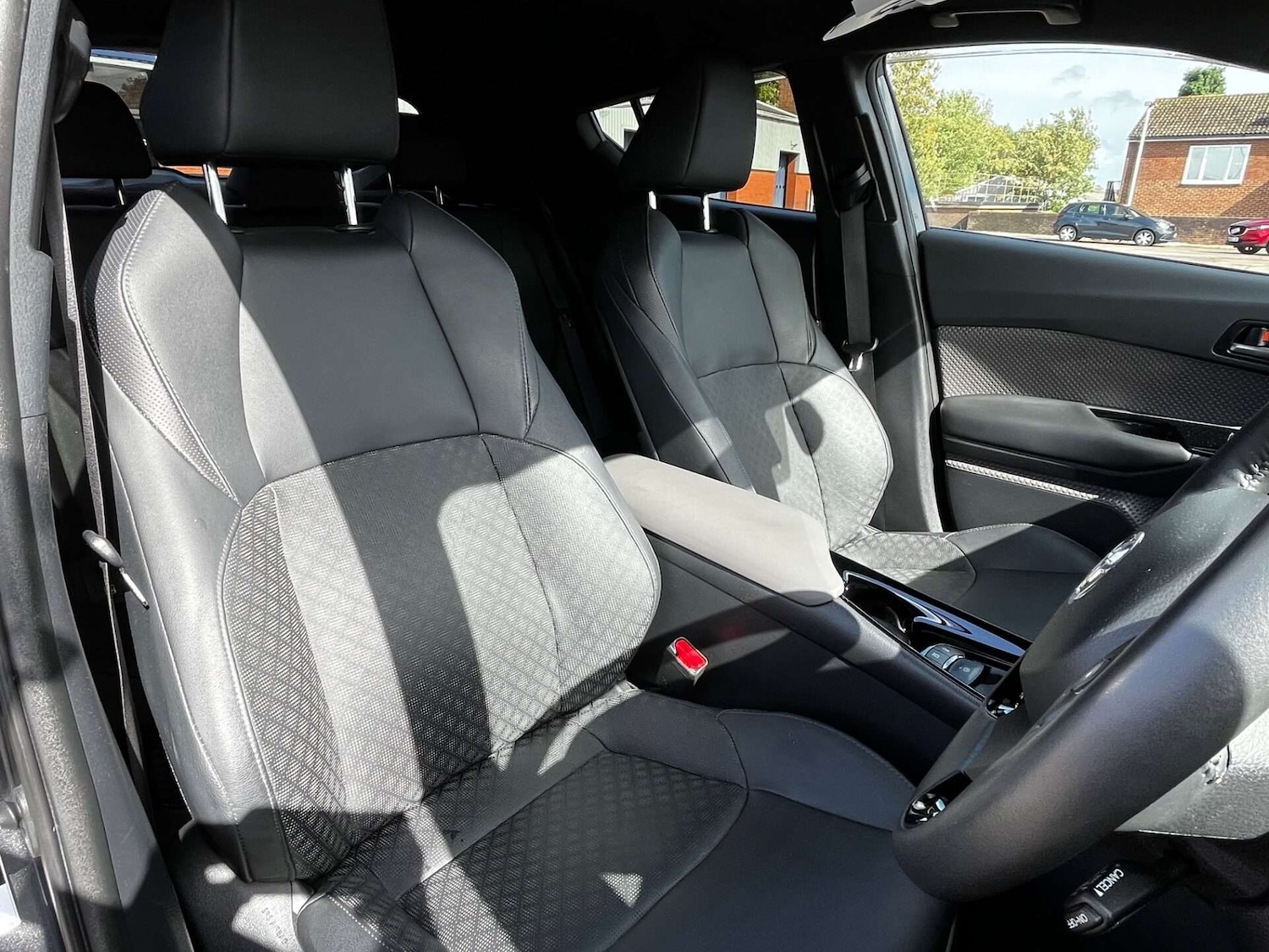 Used Toyota C-HR 2020 for sale - 76905314: Photo 64