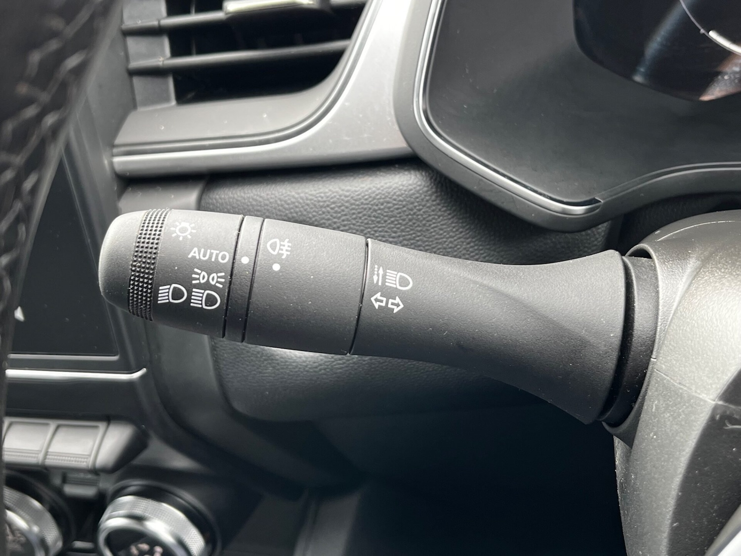 Used Renault Captur 2023 for sale - 75958871: Photo 58