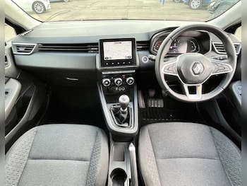 Used Renault Clio 2023 for sale - 78251235: Photo