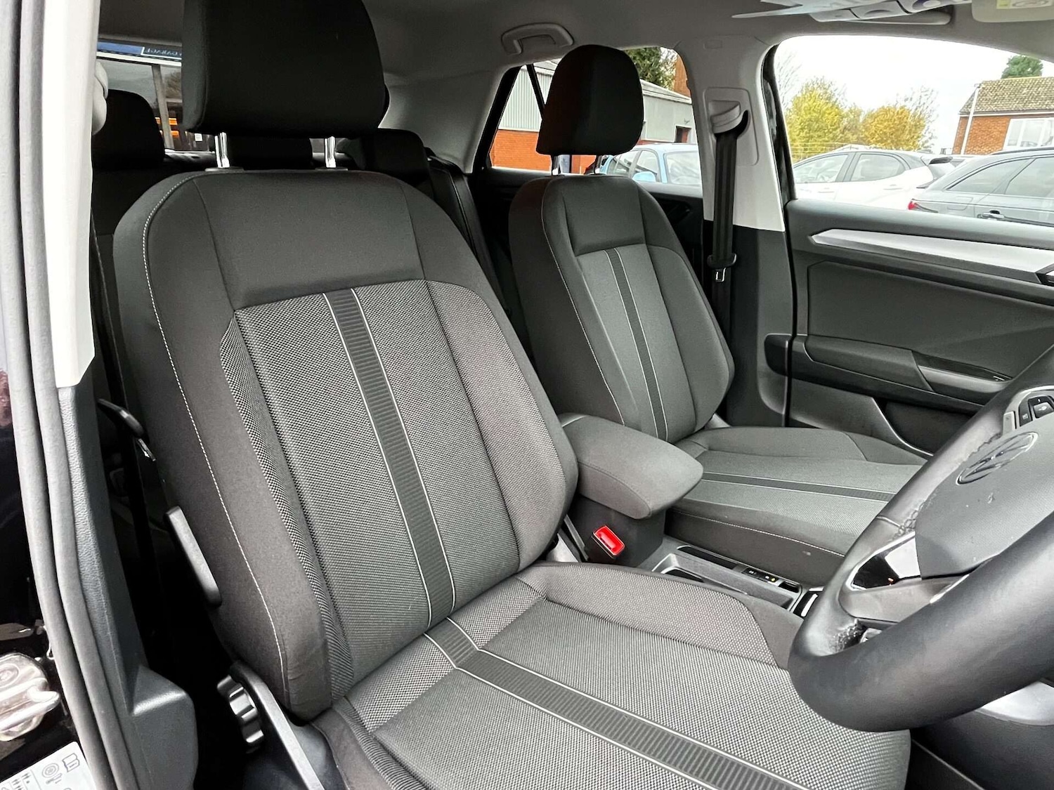 Used Volkswagen T-Roc 2025 for sale - 76905272: Photo 28