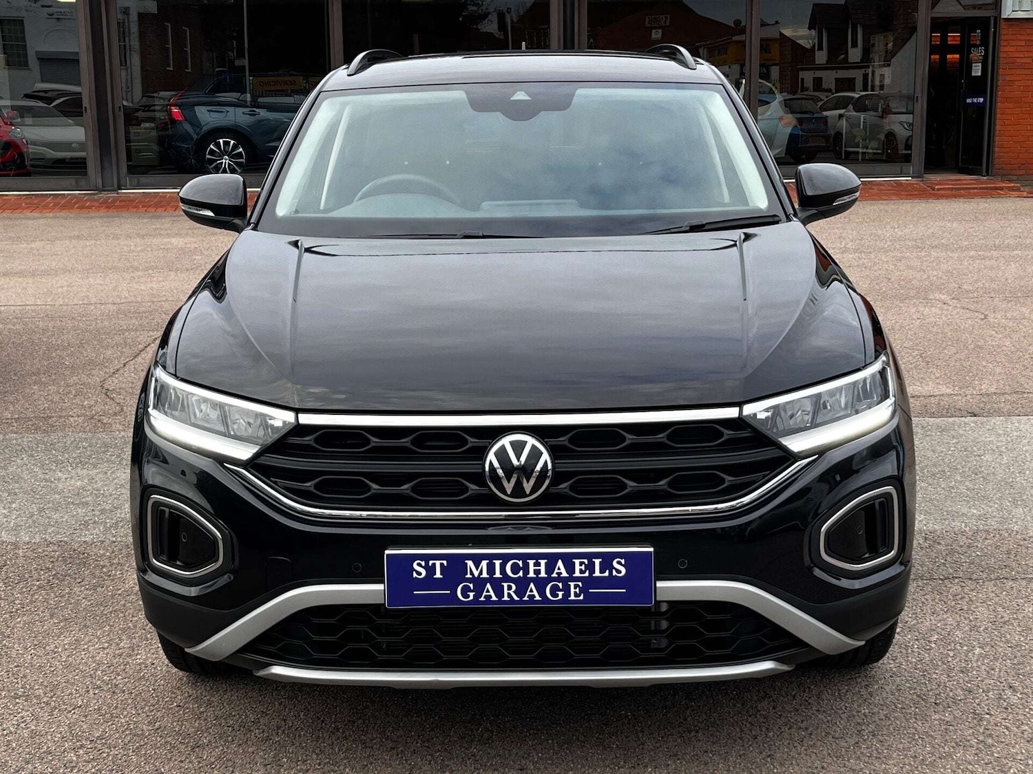 Used Volkswagen T-Roc 2025 for sale - 76905272: Photo 5