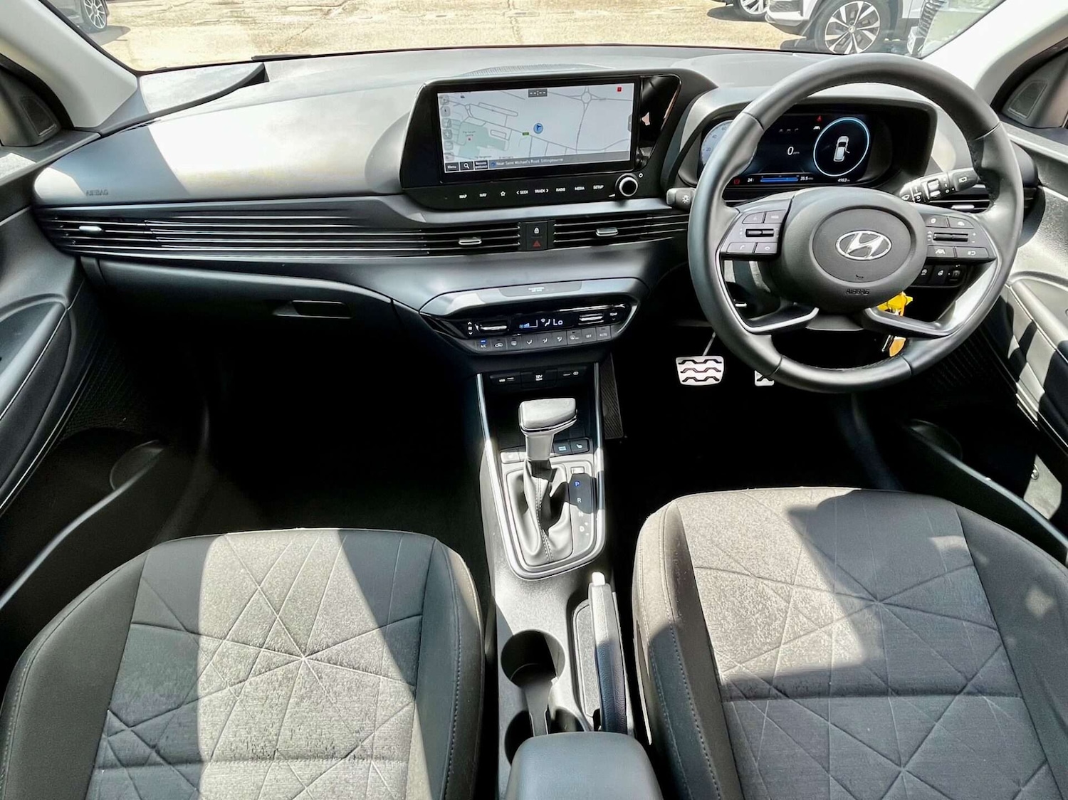 Used Hyundai BAYON 2024 for sale - 76905297: Photo 2