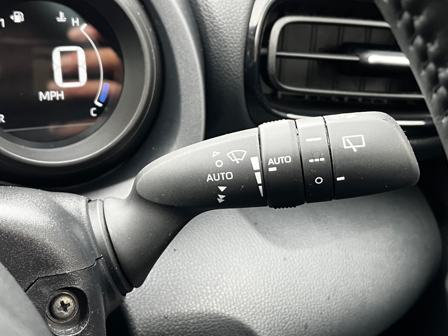 Used Toyota Yaris 2021 for sale - 75737710: Photo 56