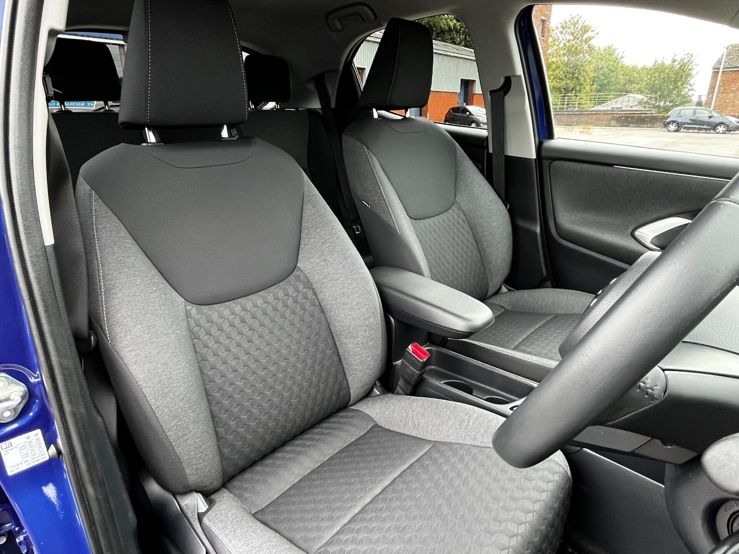 Used Toyota Yaris 2021 for sale - 75737710: Photo 59