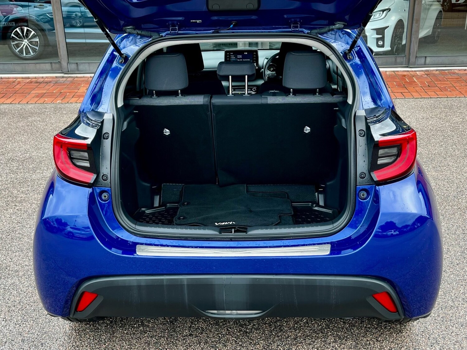 Used Toyota Yaris 2021 for sale - 75737710: Photo 63