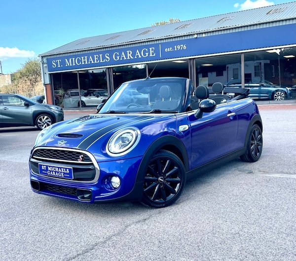 Used MINI Convertible 2018 for sale - 75605071: Photo 1