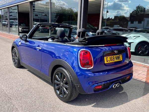 Used MINI Convertible 2018 for sale - 75605071: Photo 9