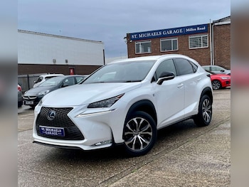 2015 - 300h 2.5 F-Sport 5dr CVT