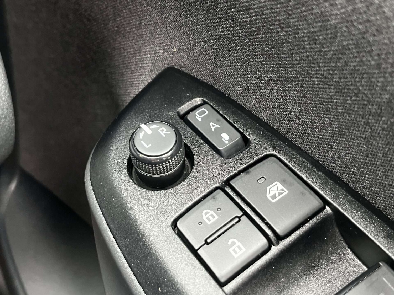 Used Mazda Mazda2 HYBRID 2023 for sale - 76905361: Photo 62