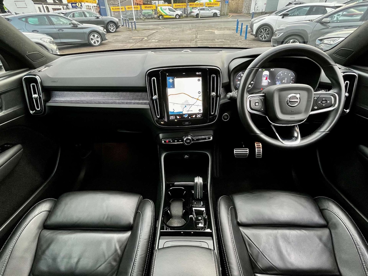 Used Volvo XC40 2021 for sale - 77200733: Photo 2