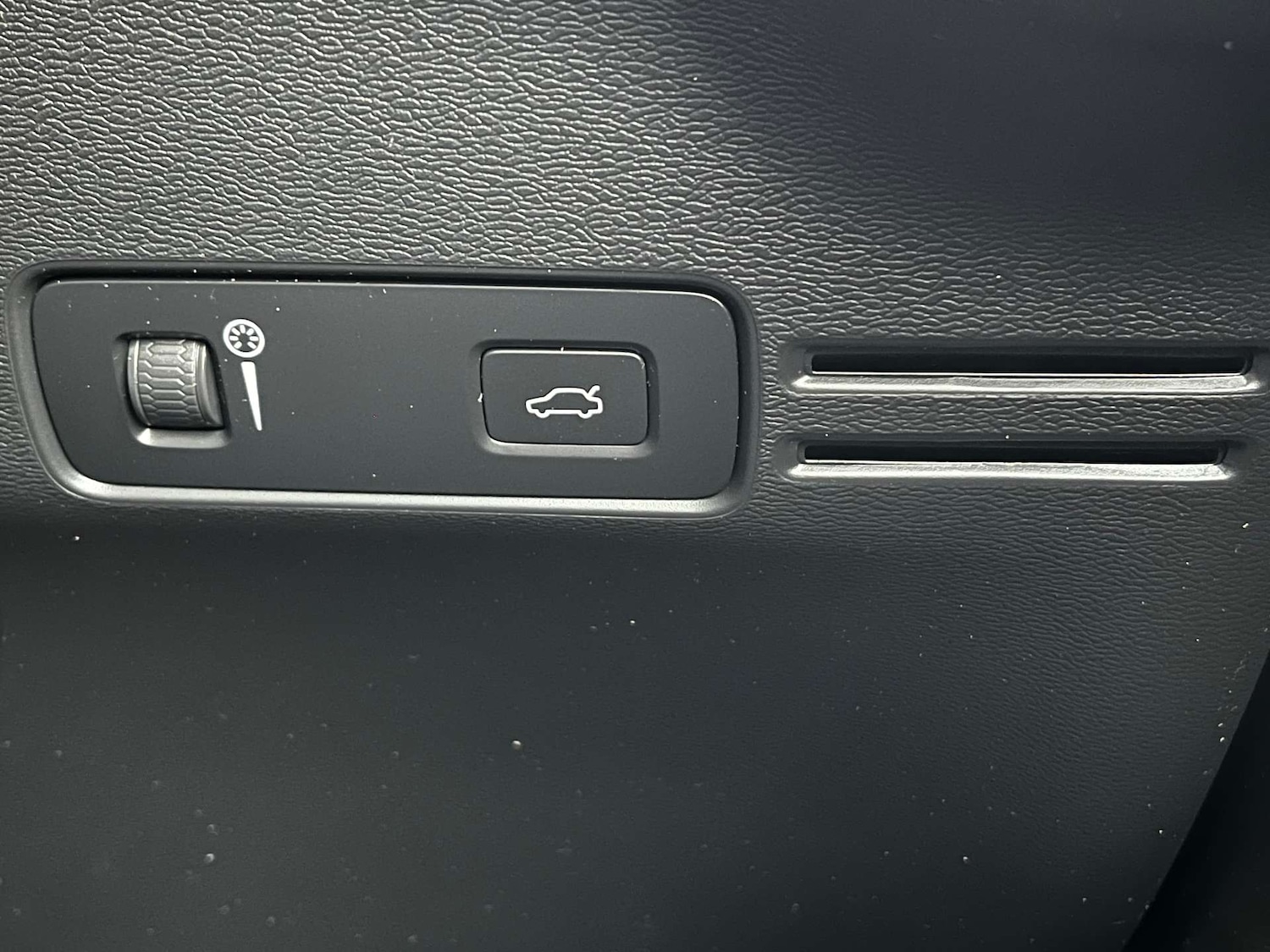 Used Volvo XC40 2021 for sale - 77200733: Photo 56