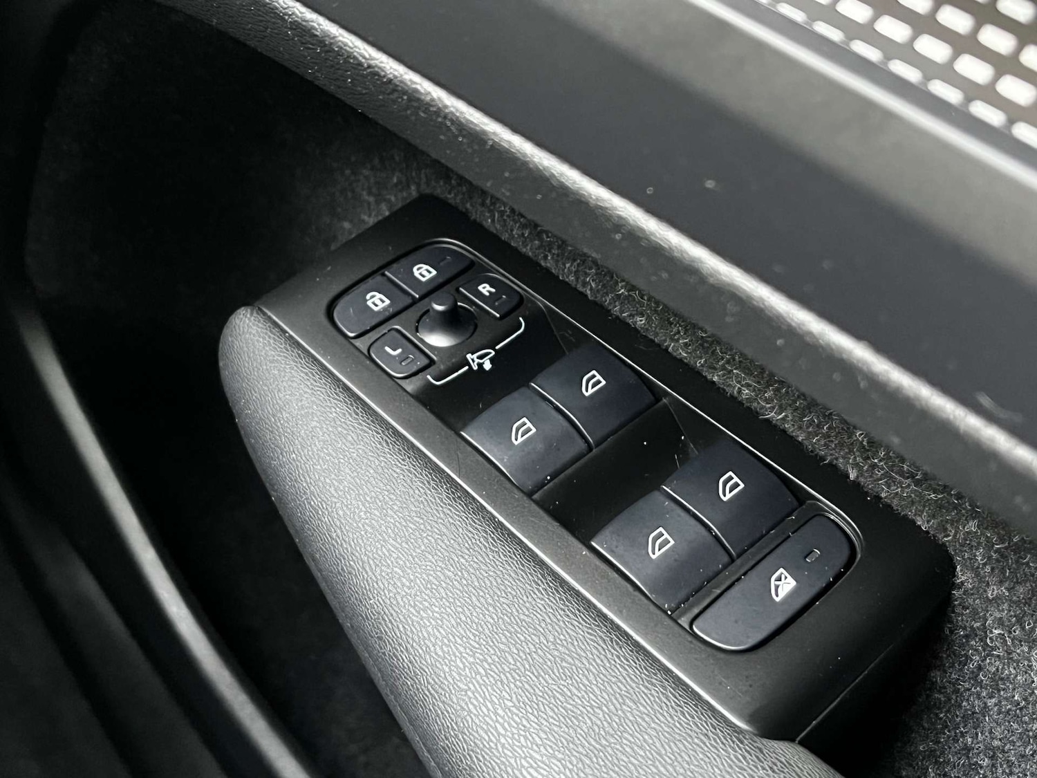 Used Volvo XC40 2021 for sale - 77200733: Photo 57