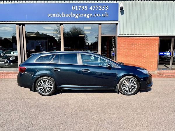 Used Toyota Avensis 2017 for sale - 74817053: Photo 10
