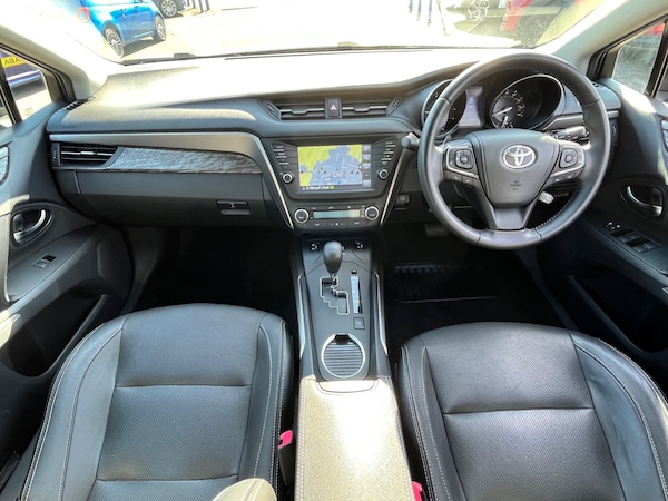 Used Toyota Avensis 2017 for sale - 74817053: Photo 2