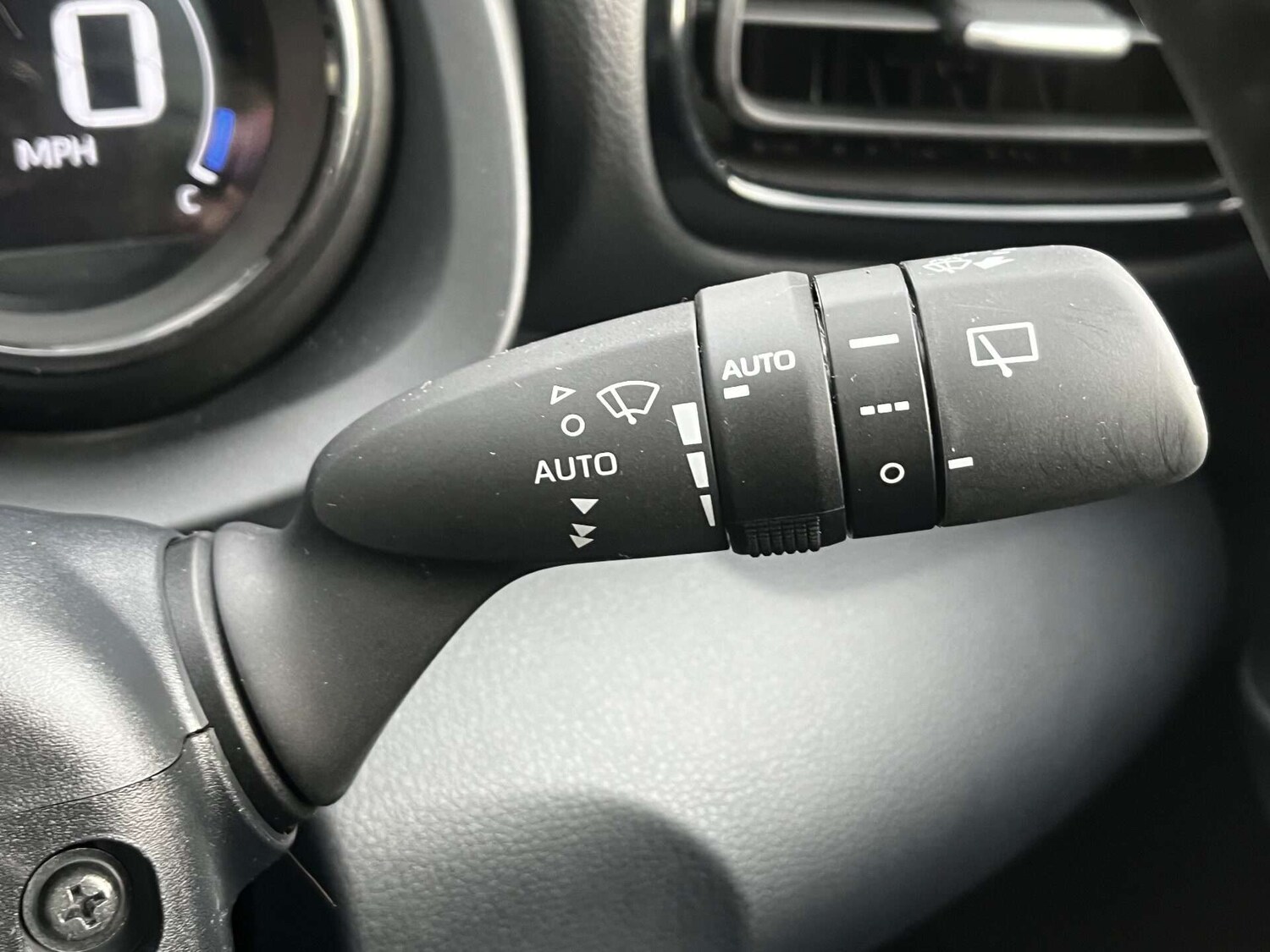 Used Mazda Mazda2 HYBRID 2022 for sale - 76905367: Photo 58