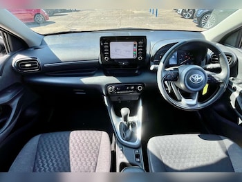 Used Toyota Yaris 2022 for sale - 79308011: Photo