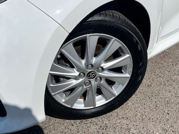 Used Toyota Yaris 2022 for sale - 79308011: Photo
