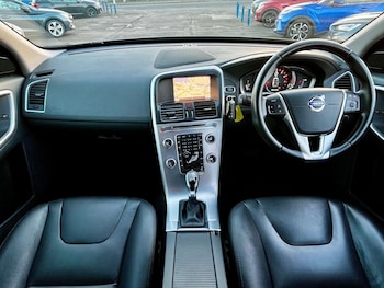 Used Volvo XC60 2017 for sale - 76957811: Photo