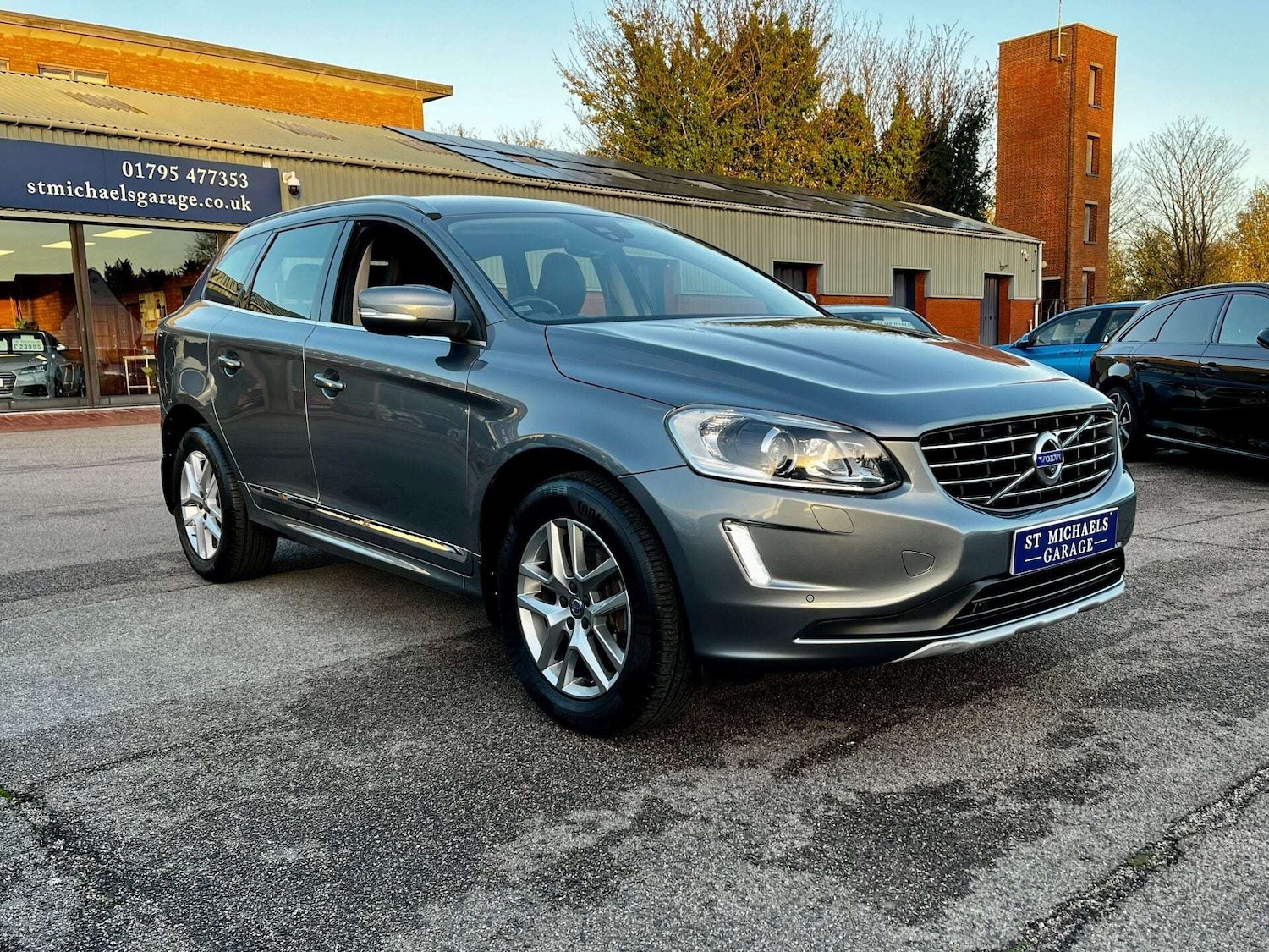 Used Volvo XC60 2017 for sale - 76957811: Photo 4