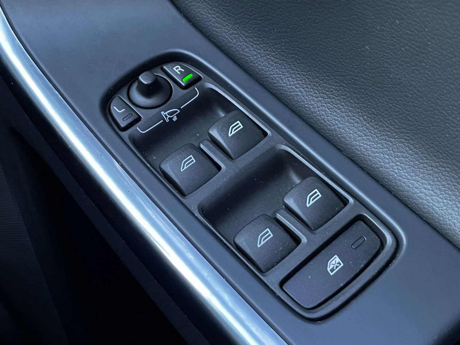 Used Volvo XC60 2017 for sale - 76957811: Photo 51