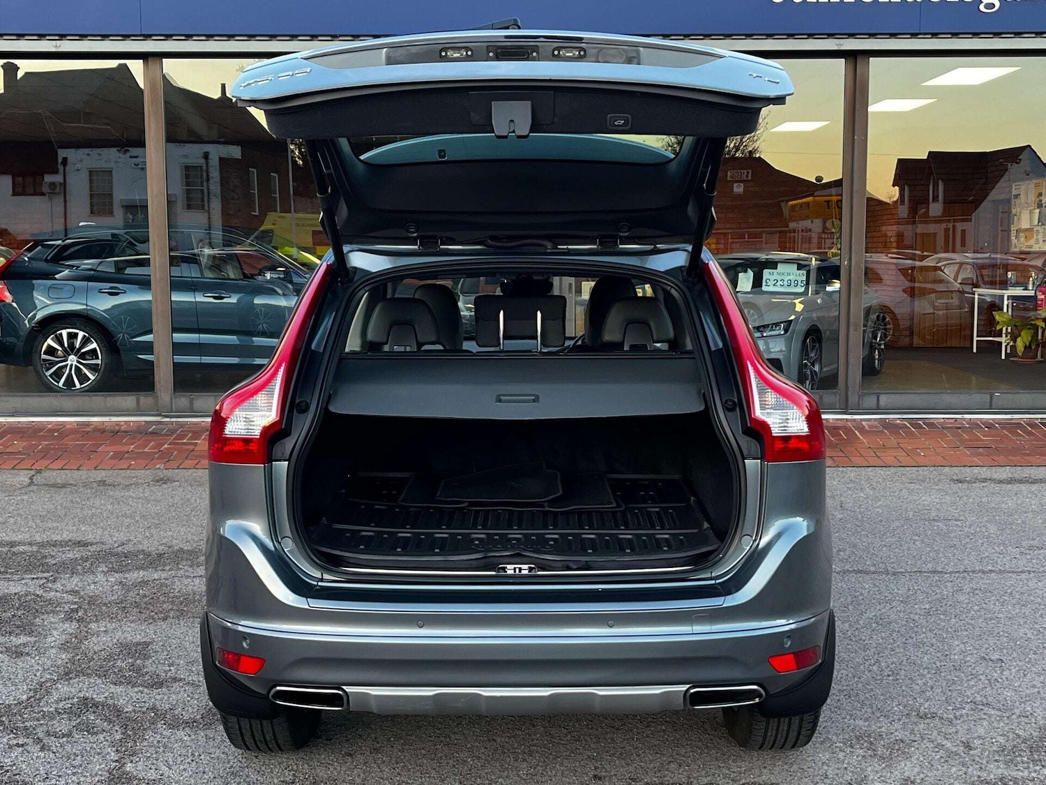 Used Volvo XC60 2017 for sale - 76957811: Photo 56