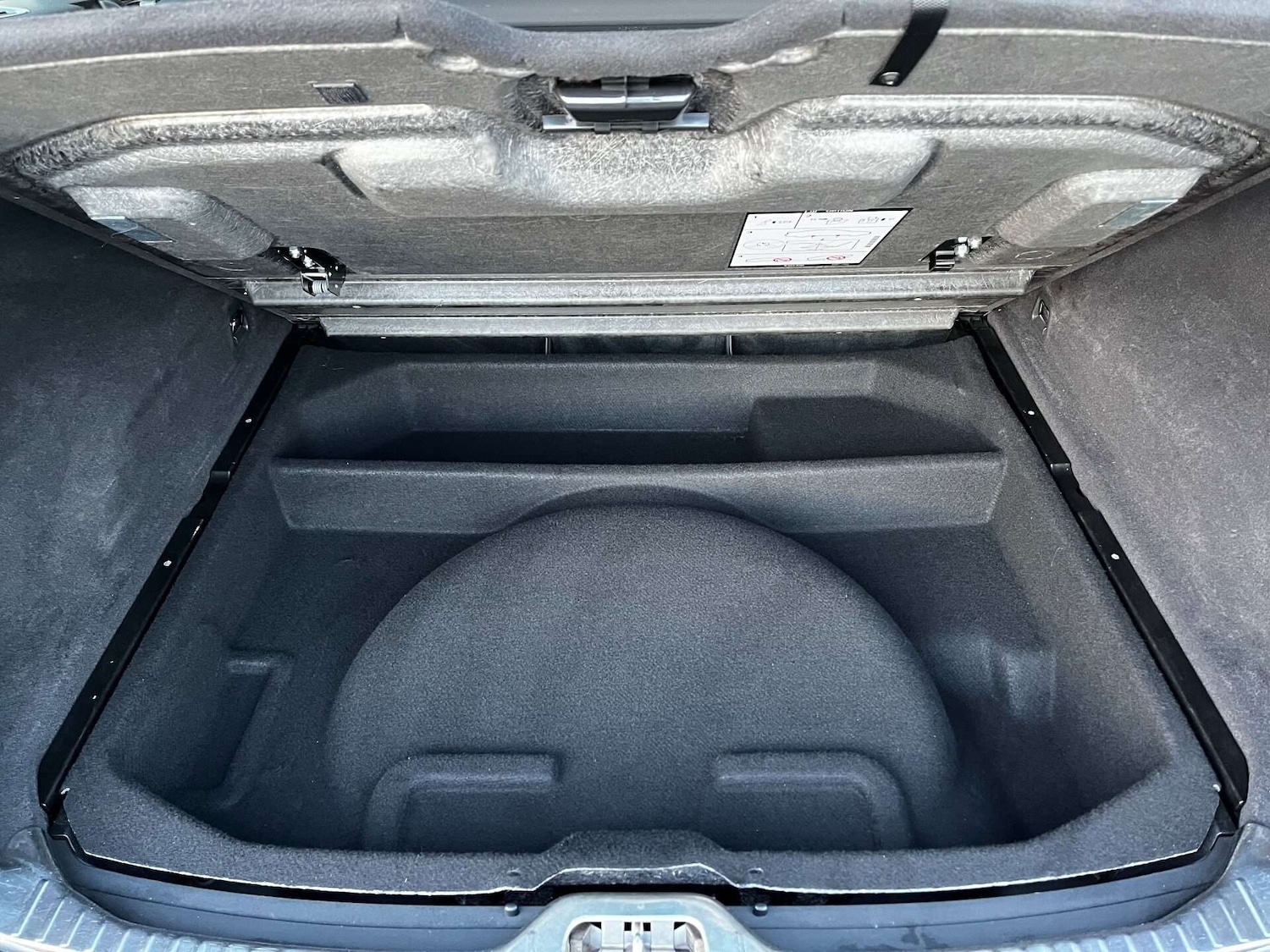 Used Volvo XC60 2017 for sale - 76957811: Photo 61