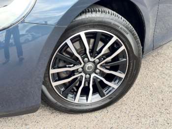 Used Volvo V40 2017 for sale - 75079629: Photo