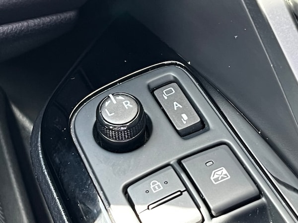 Used Toyota C-HR 2023 for sale - 75538637: Photo 56