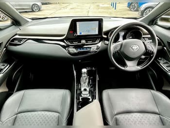 Used Toyota C-HR 2023 for sale - 79673484: Photo