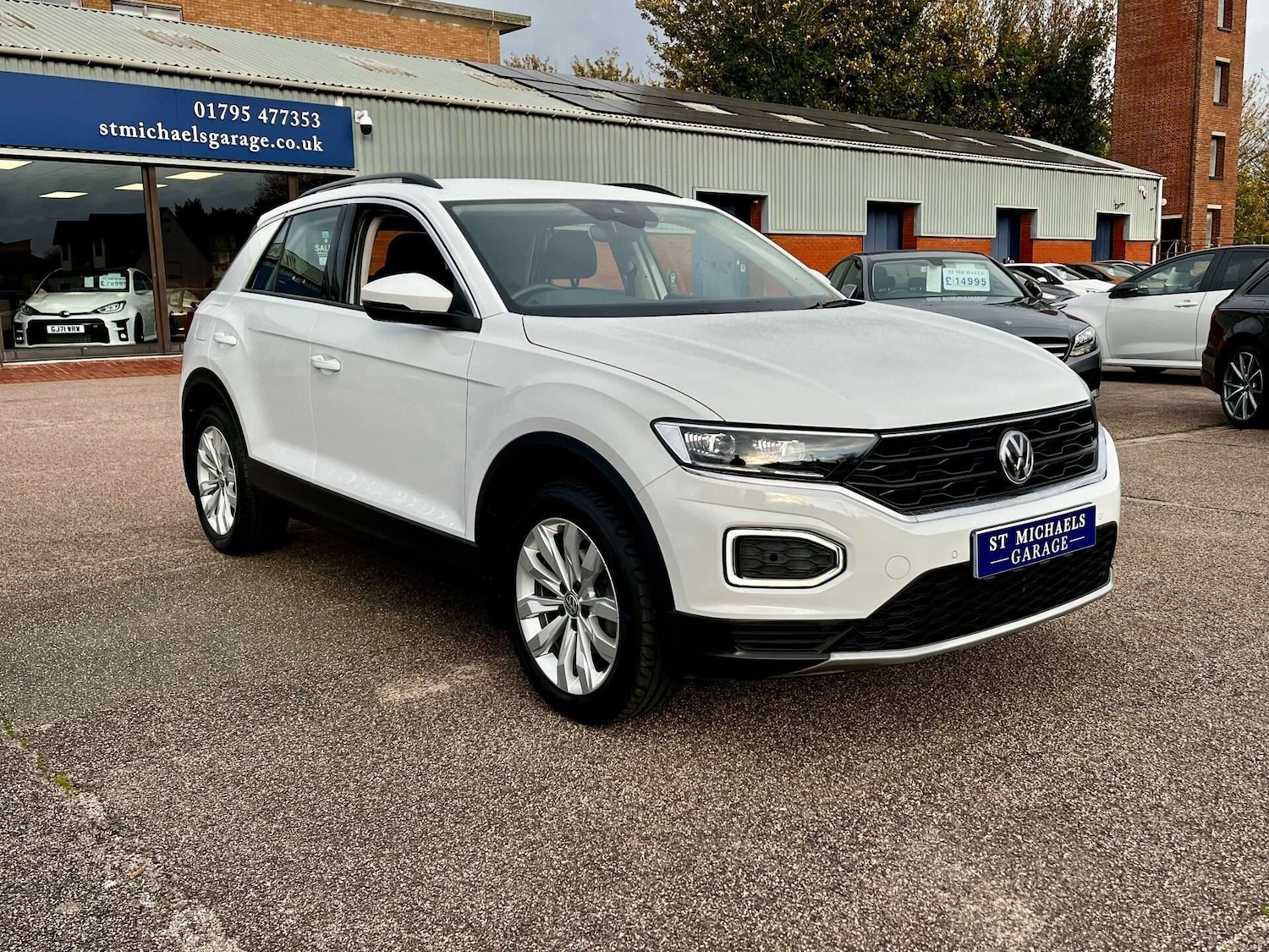 Used Volkswagen T-Roc 2019 for sale - 76905370: Photo 4