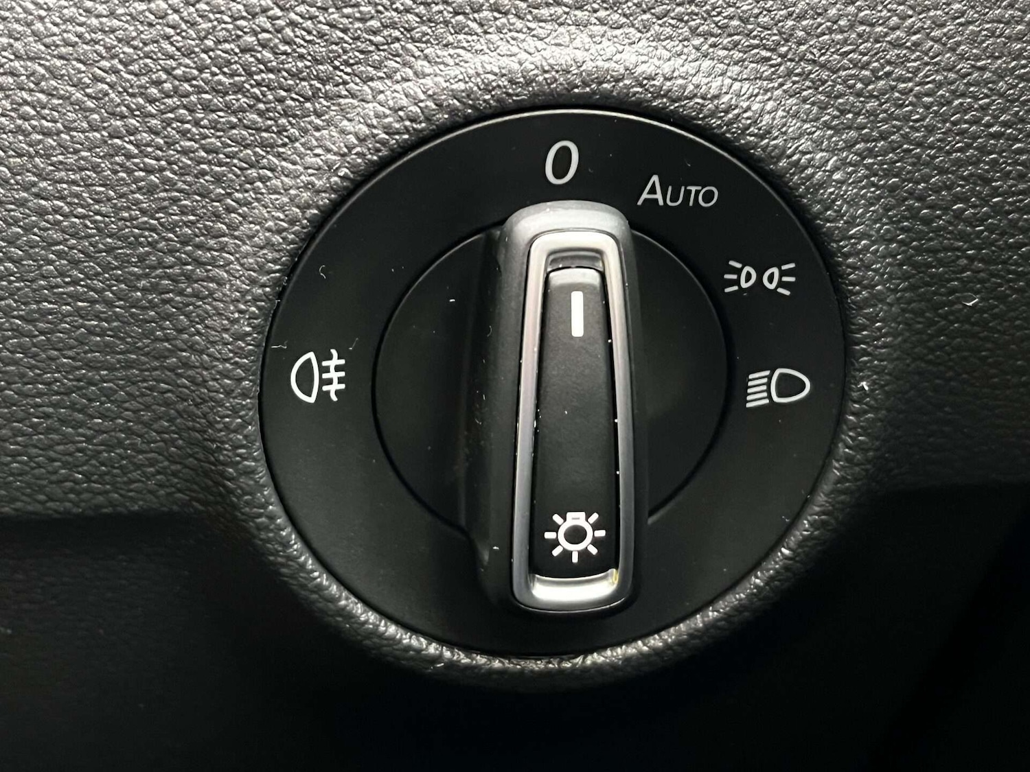 Used Volkswagen T-Roc 2019 for sale - 76905370: Photo 57