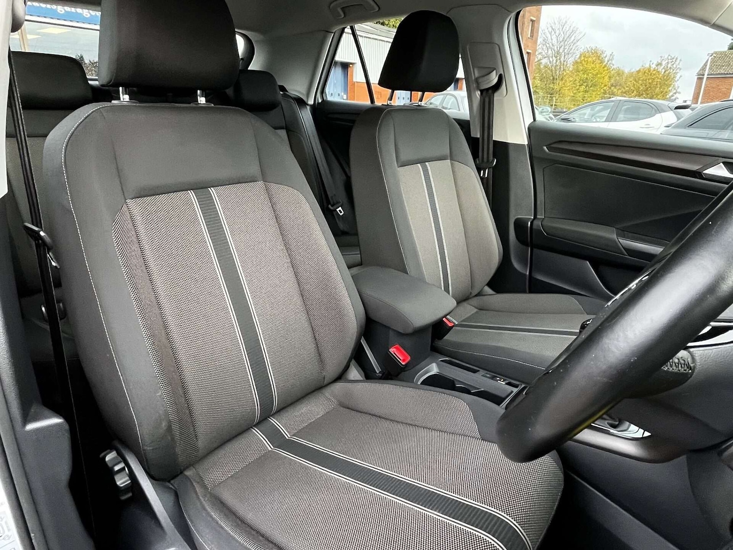 Used Volkswagen T-Roc 2019 for sale - 76905370: Photo 60