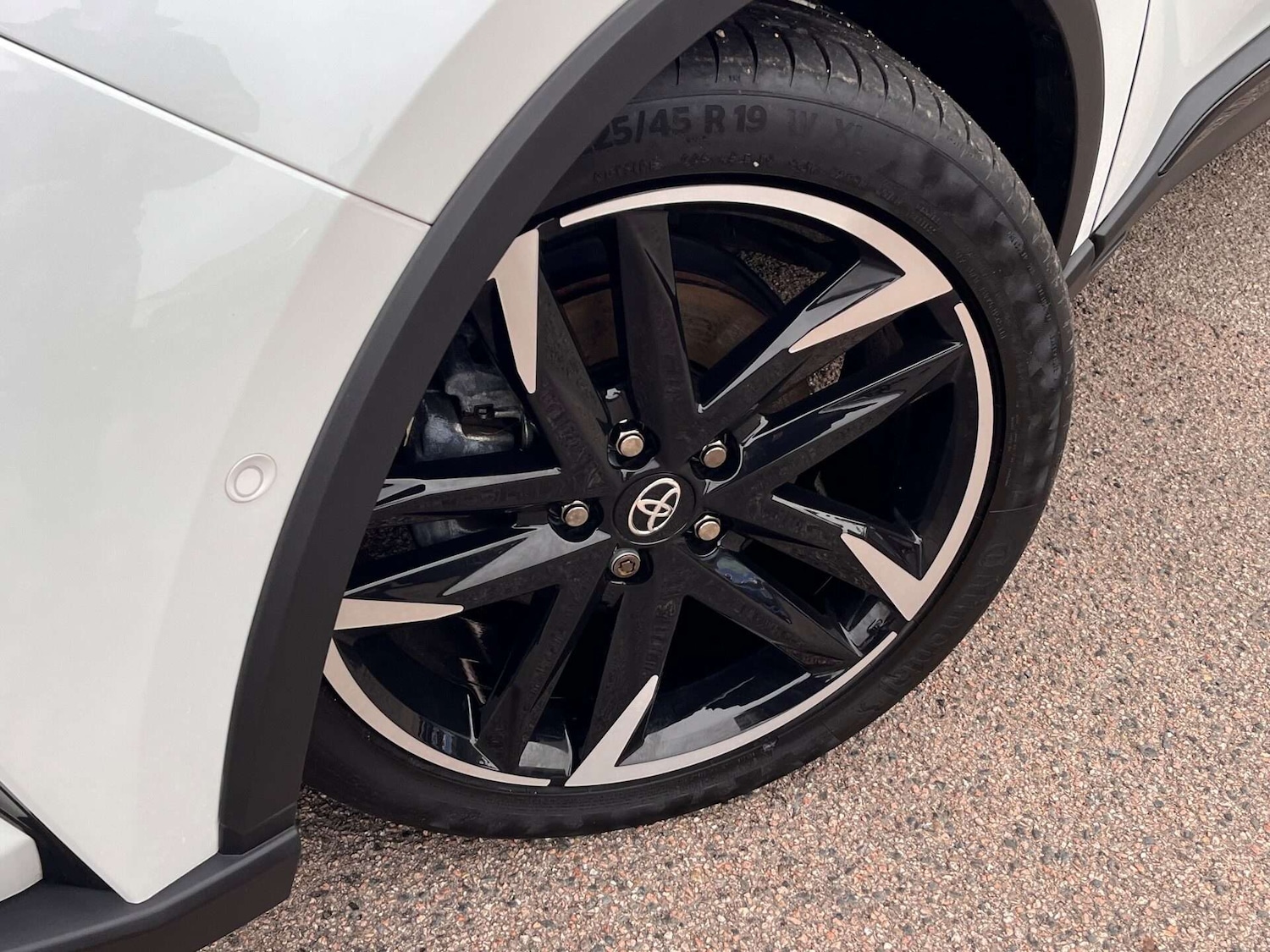 Used Toyota C-HR 2022 for sale - 76957834: Photo 3