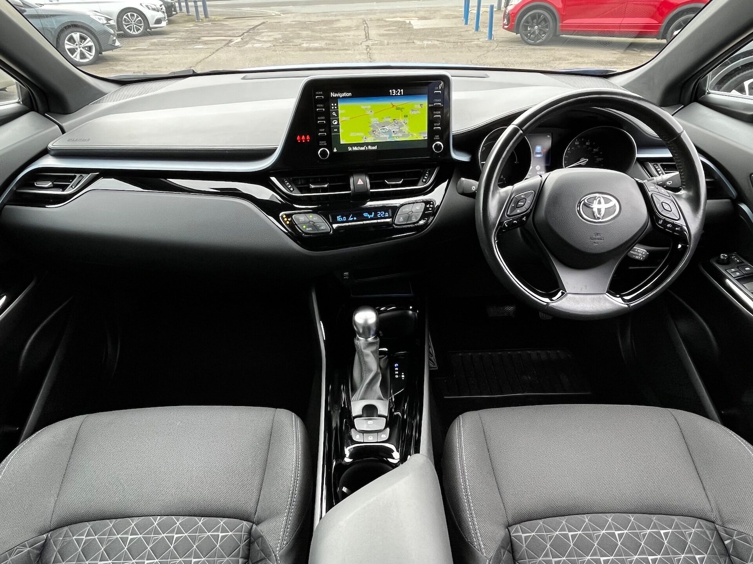 Used Toyota C-HR 2021 for sale - 76481219: Photo 2