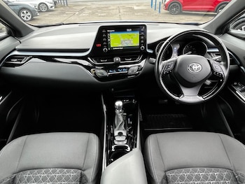 Used Toyota C-HR 2021 for sale - 76481219: Photo