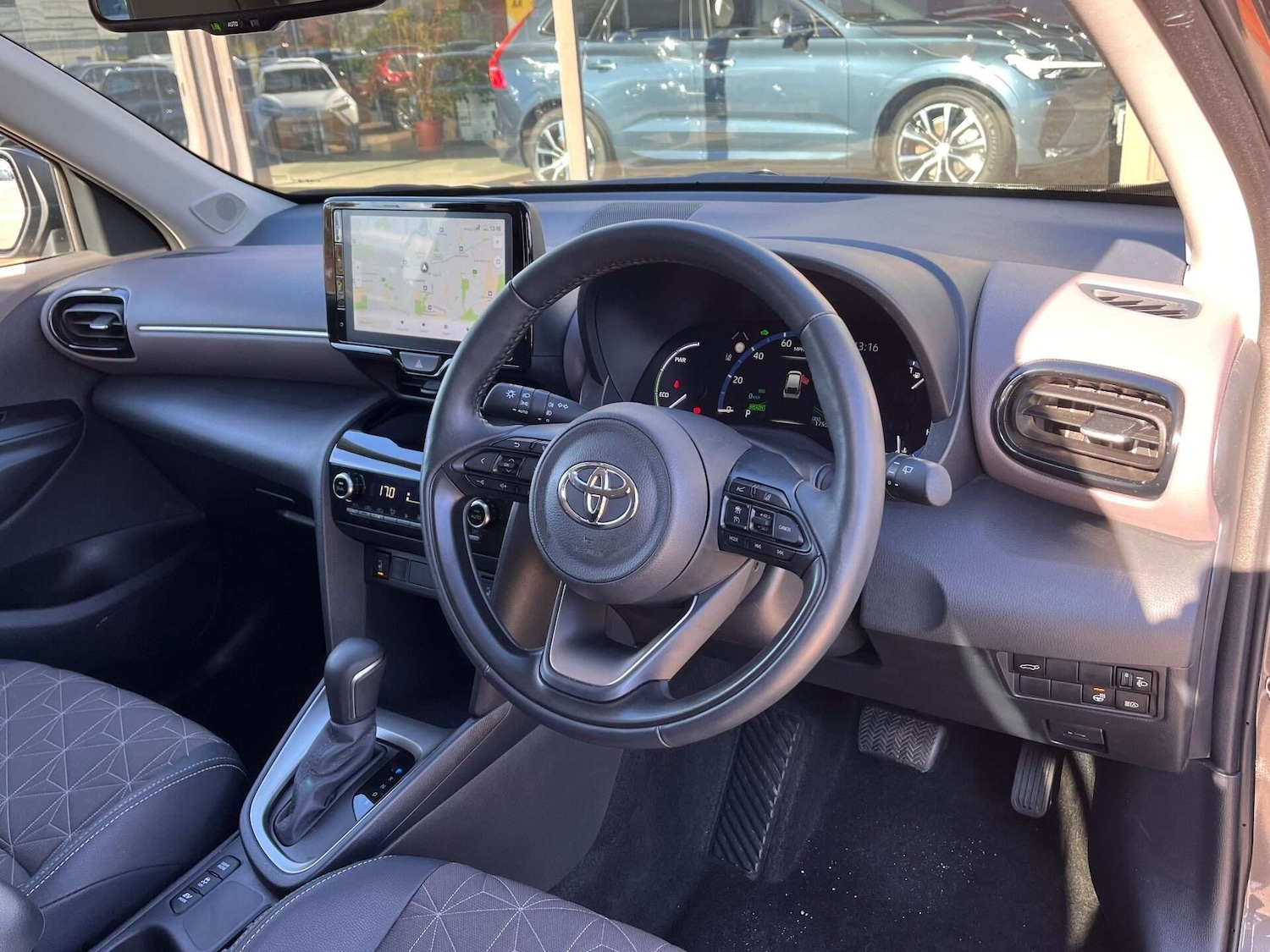 Used Toyota Yaris Cross 2022 for sale - 76905364: Photo 18