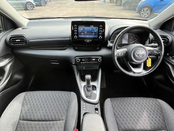 Used Toyota Yaris 2023 for sale - 78412321: Photo