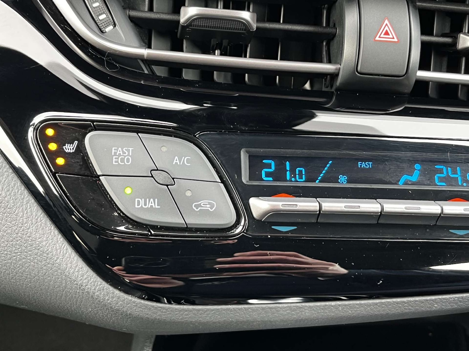 Used Toyota C-HR 2023 for sale - 77449552: Photo 57