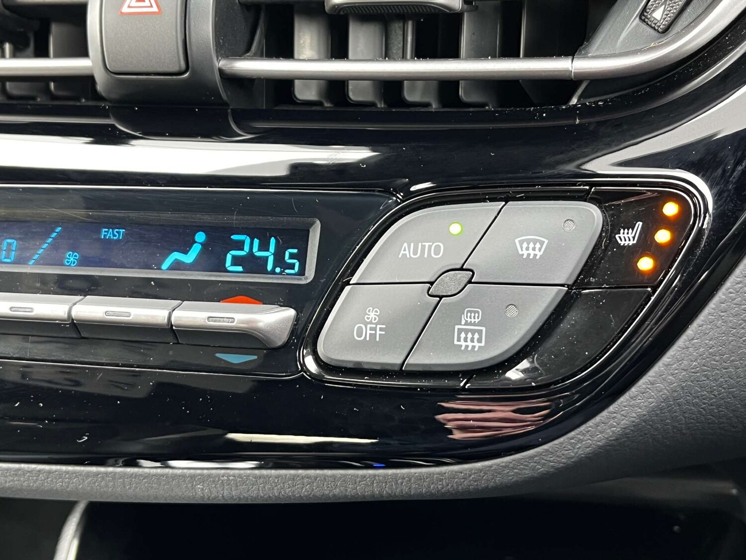 Used Toyota C-HR 2023 for sale - 77449552: Photo 58