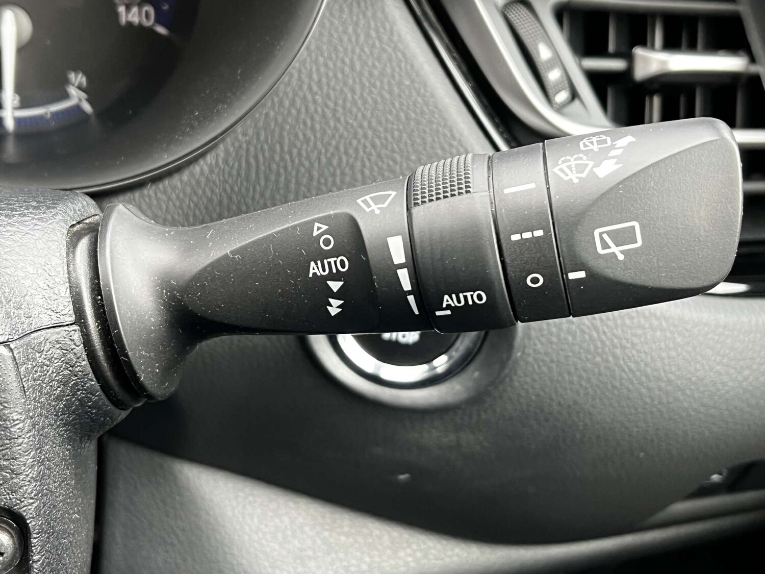 Used Toyota C-HR 2023 for sale - 77449552: Photo 65