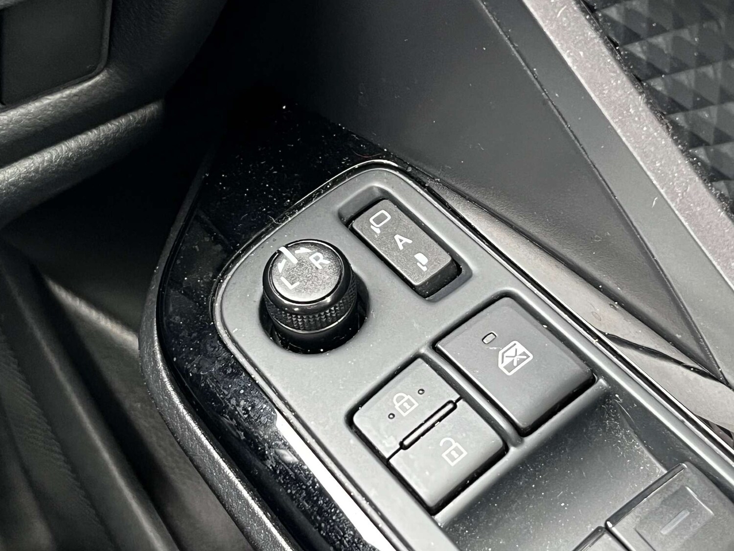 Used Toyota C-HR 2023 for sale - 77449552: Photo 69