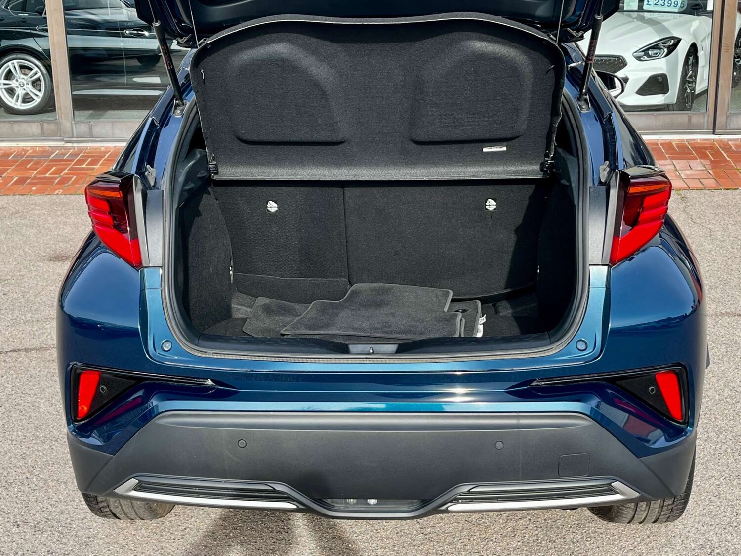 Used Toyota C-HR 2023 for sale - 77449552: Photo 76